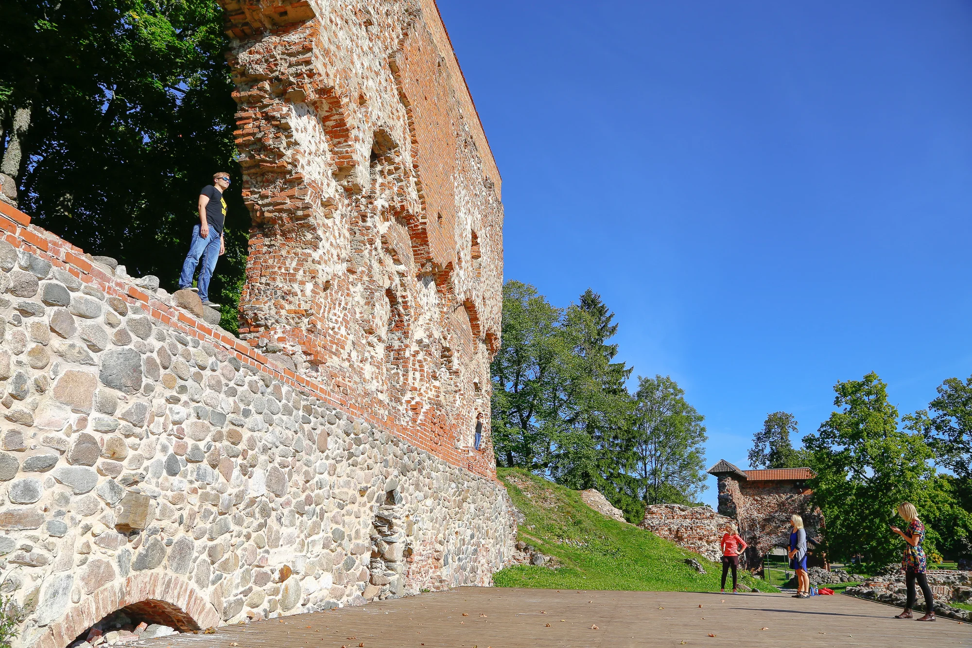 The ruins of a crusader castle in Viljandi Tour image